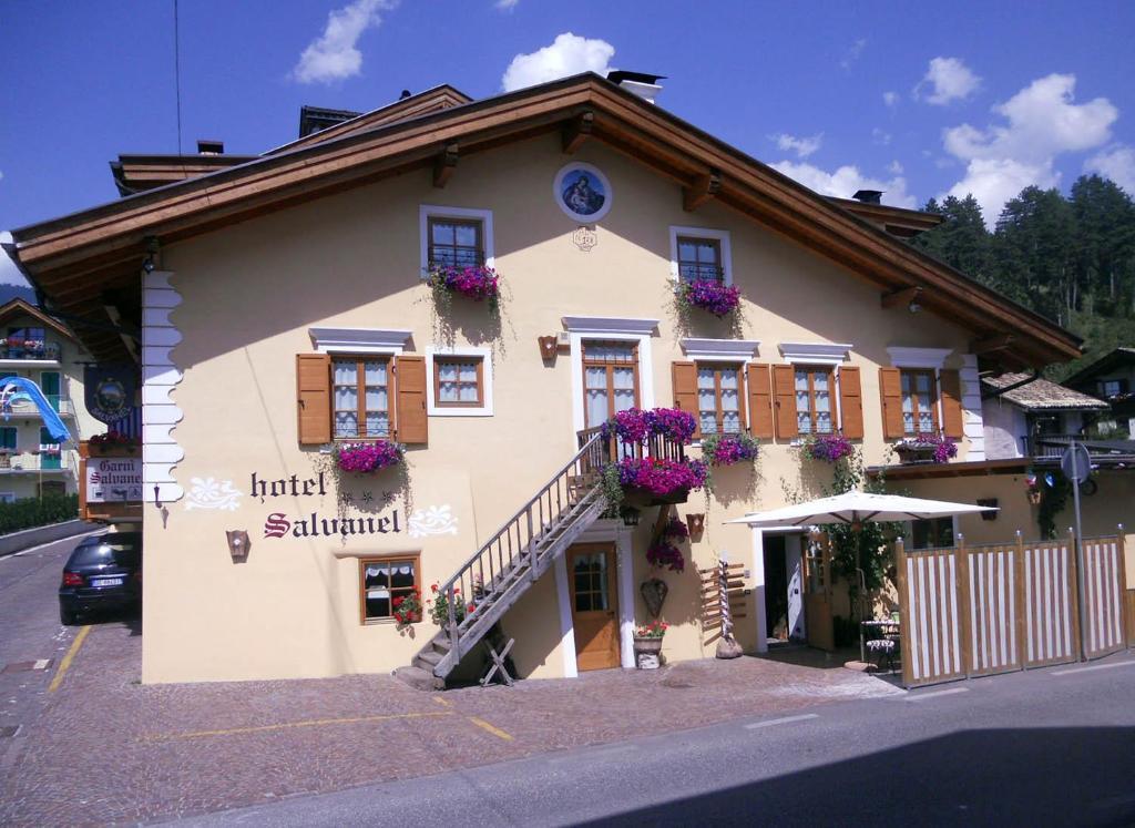Hotel Garni Salvanel Cavalese Exterior foto